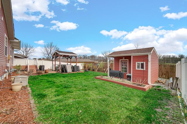 1761 Selo Drive, Schererville, IN 46375