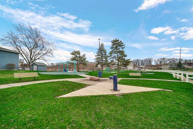 1761 Selo Drive, Schererville, IN 46375