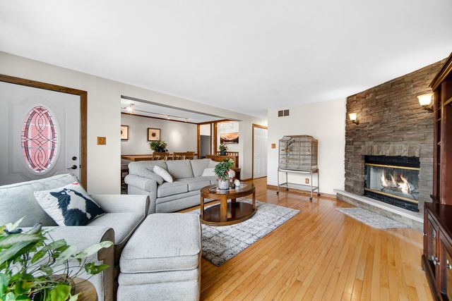 1761 Selo Drive, Schererville, IN 46375