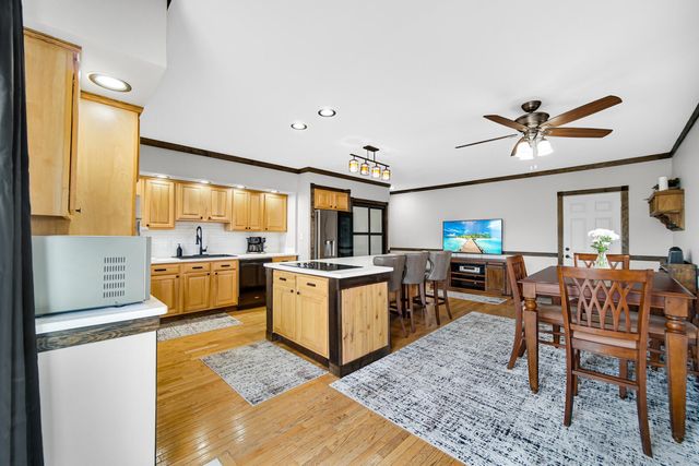 1761 Selo Drive, Schererville, IN 46375