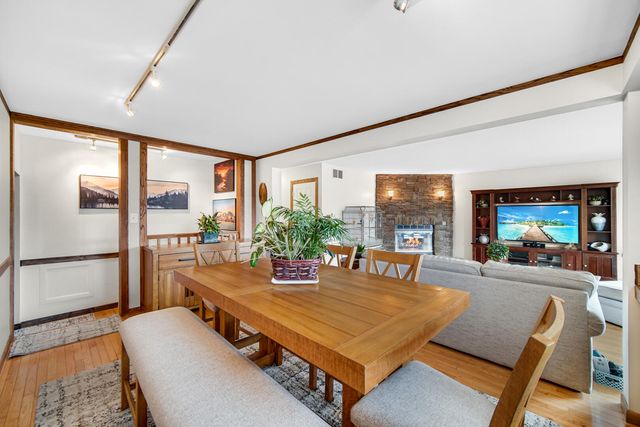 1761 Selo Drive, Schererville, IN 46375