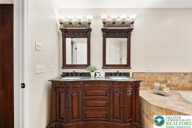 5925 Robin Lane, Upper Saucon Twp, PA 18036