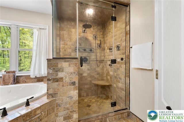 5925 Robin Lane, Upper Saucon Twp, PA 18036