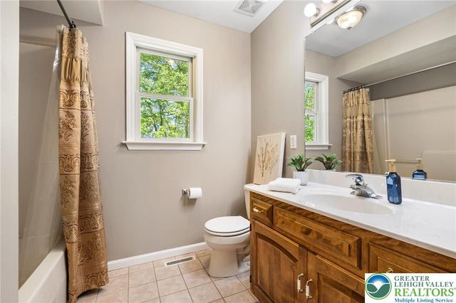 5925 Robin Lane, Upper Saucon Twp, PA 18036