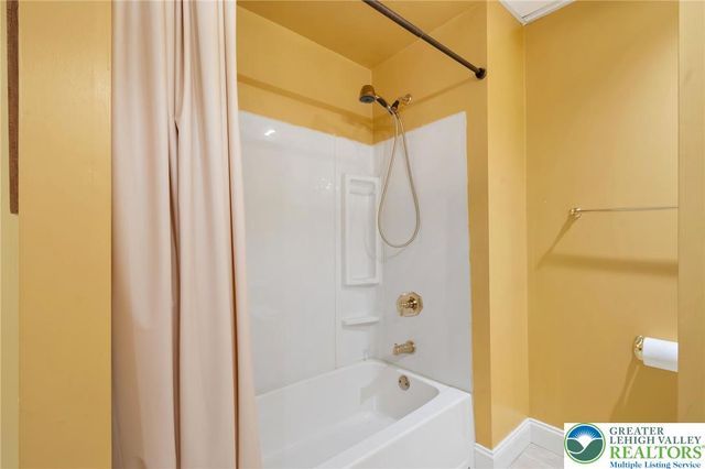 5925 Robin Lane, Upper Saucon Twp, PA 18036