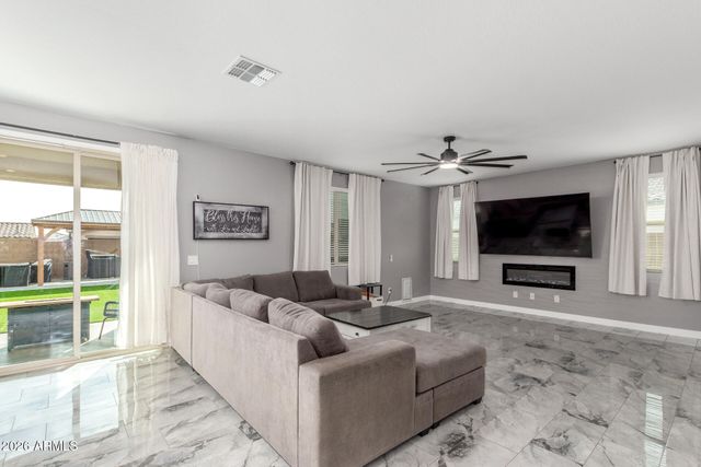 13343 W BRILES Road, Peoria, AZ 85383