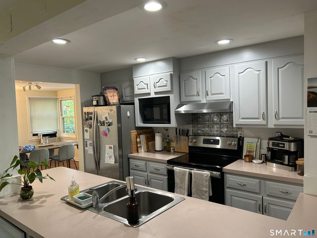 33 River Street, New Canaan, CT 06840
