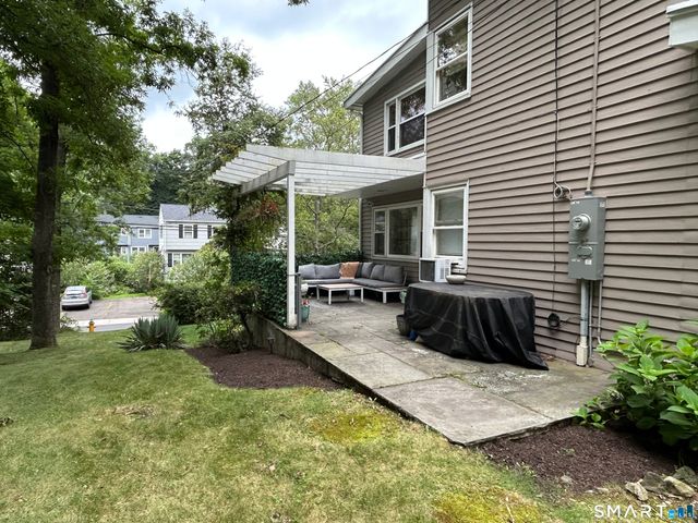 33 River Street, New Canaan, CT 06840