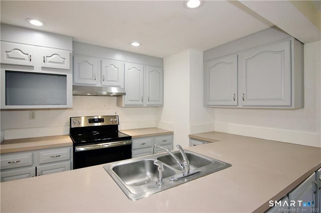 33 River Street, New Canaan, CT 06840