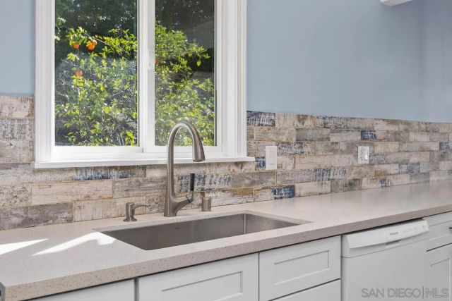 820 Cookie Lane, Fallbrook, CA 92028