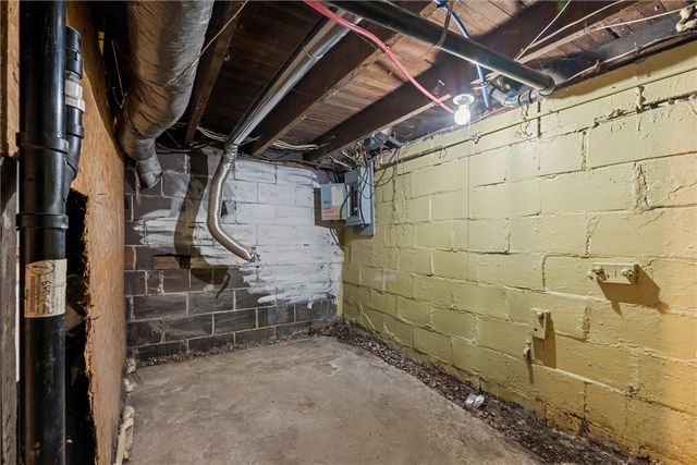 2004 Woodmont Ave, Arnold, PA 15068