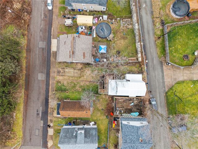 2004 Woodmont Ave, Arnold, PA 15068