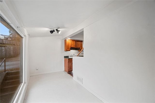 2004 Woodmont Ave, Arnold, PA 15068