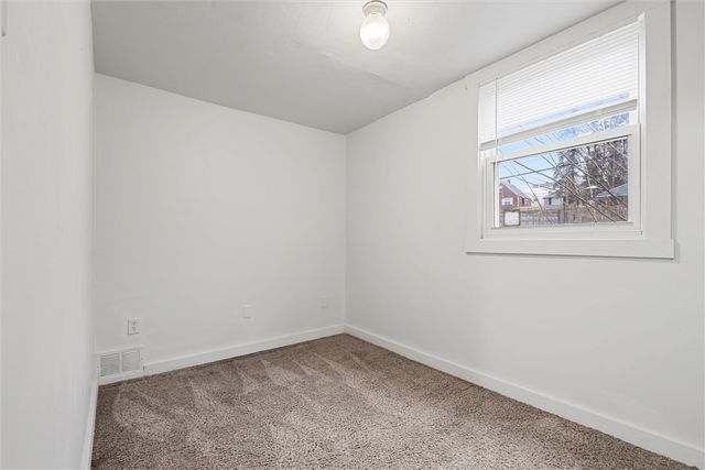 2004 Woodmont Ave, Arnold, PA 15068