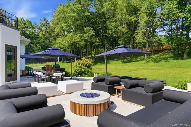 1782 Route 106, Muttontown, NY 11791