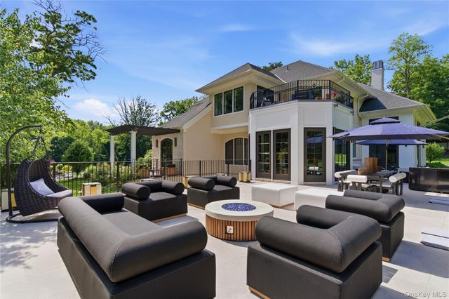 1782 Route 106, Muttontown, NY 11791
