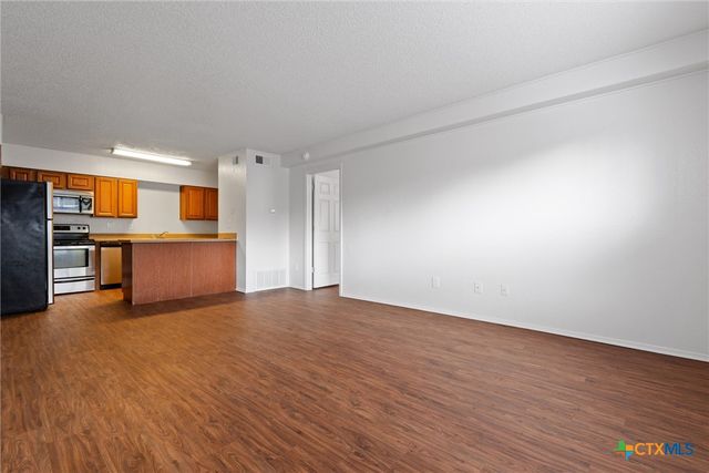 205 Craddock Avenue F5, San Marcos, TX 78666