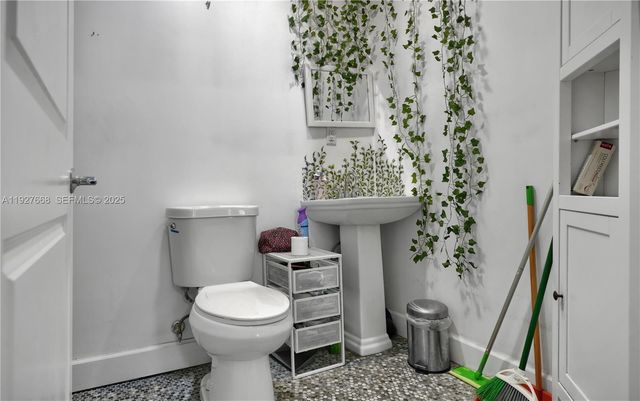 601 SW 6th Ave, Miami, FL 33130