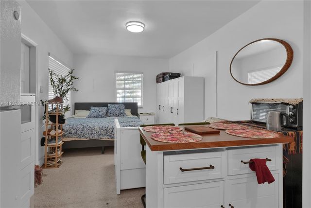 601 SW 6th Ave, Miami, FL 33130