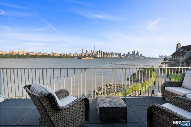 4B Cove Lane, North Bergen, NJ 07047