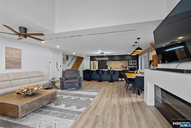 4B Cove Lane, North Bergen, NJ 07047