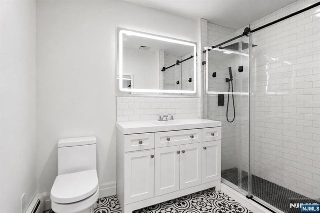 4B Cove Lane, North Bergen, NJ 07047