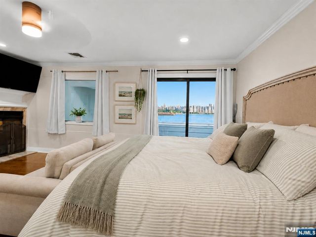 4B Cove Lane, North Bergen, NJ 07047