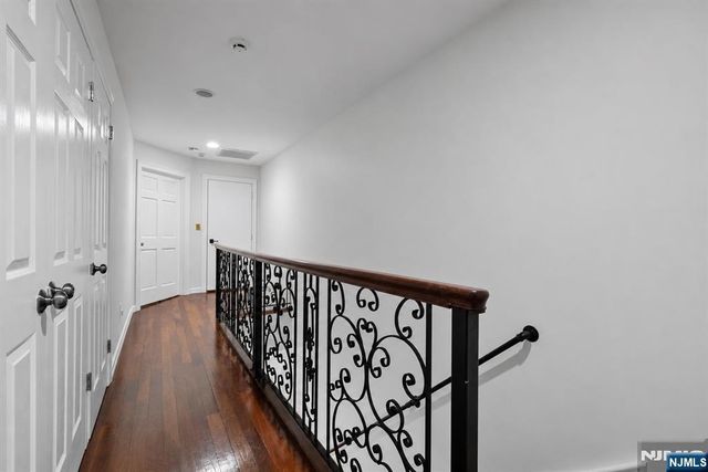 4B Cove Lane, North Bergen, NJ 07047