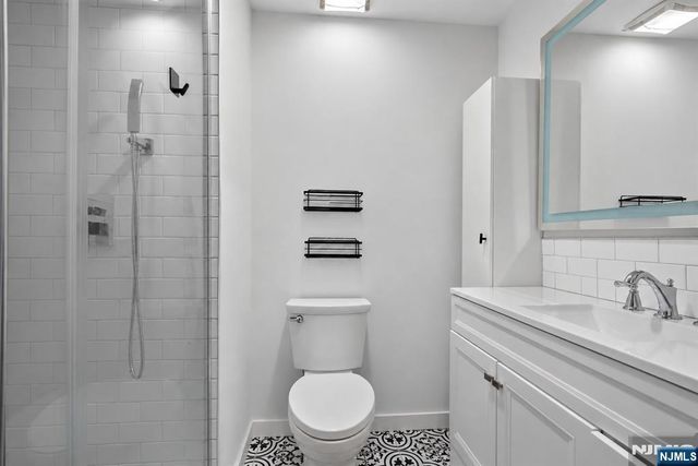 4B Cove Lane, North Bergen, NJ 07047