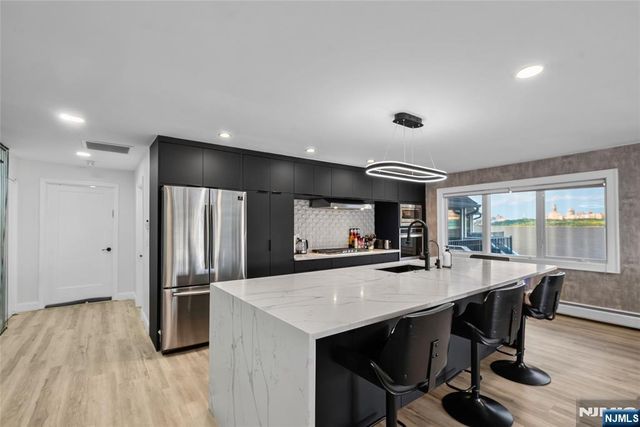 4B Cove Lane, North Bergen, NJ 07047