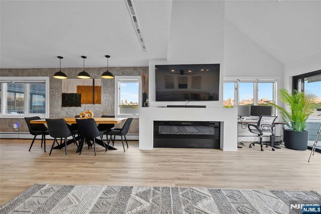 4B Cove Lane, North Bergen, NJ 07047