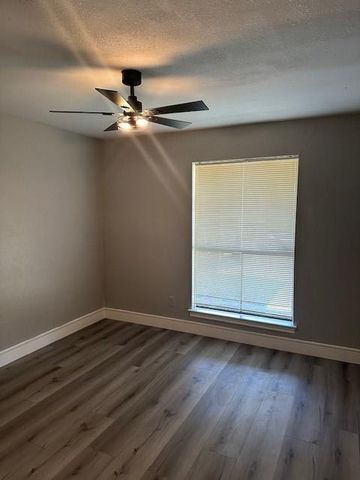 7839 Vernwood Street, Houston, TX 77040