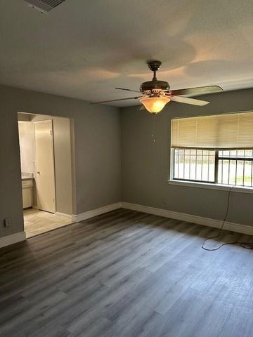 7839 Vernwood Street, Houston, TX 77040