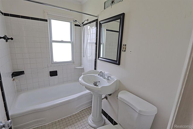 20023 Negaunee, Redford Charter Township, MI 48240
