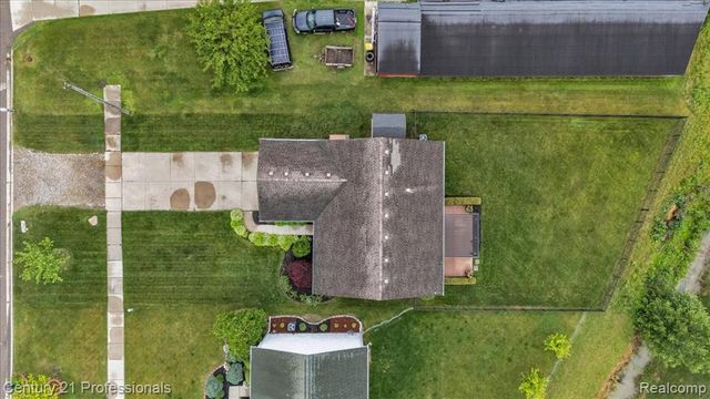 53611 County Line Road, New Baltimore, MI 48047