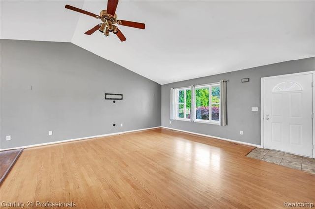 53611 County Line Road, New Baltimore, MI 48047