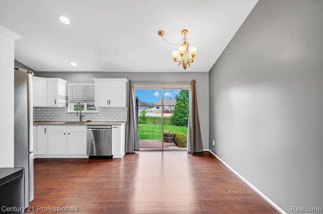 53611 County Line Road, New Baltimore, MI 48047