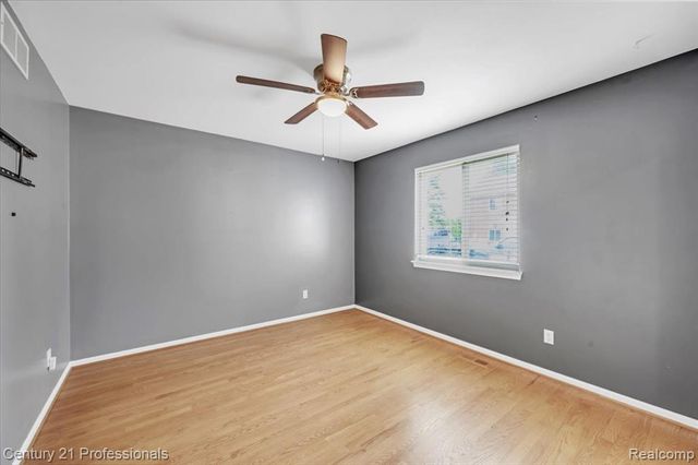 53611 County Line Road, New Baltimore, MI 48047