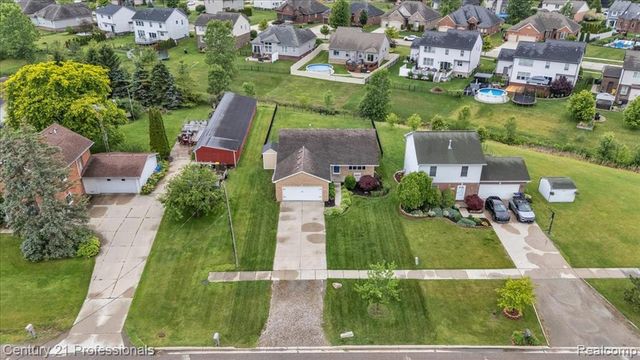 53611 County Line Road, New Baltimore, MI 48047