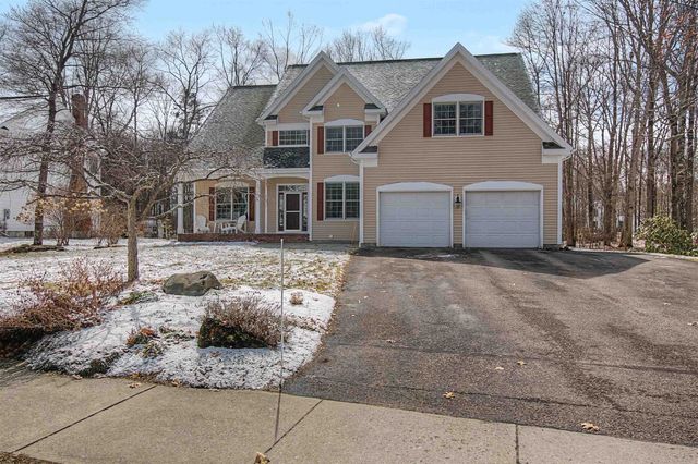 7 Debra Drive, Essex, VT 05452