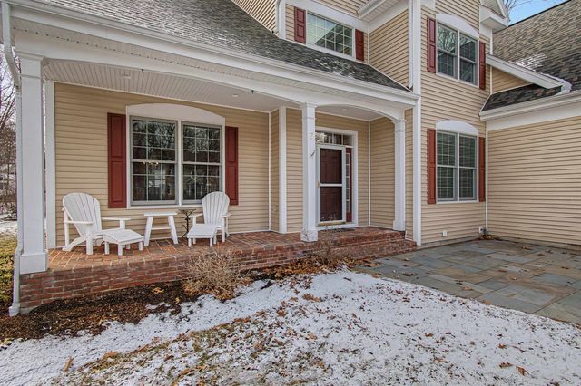 7 Debra Drive, Essex, VT 05452