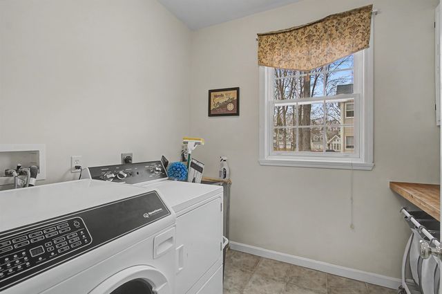 7 Debra Drive, Essex, VT 05452