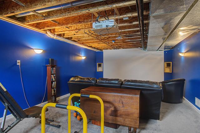 7 Debra Drive, Essex, VT 05452