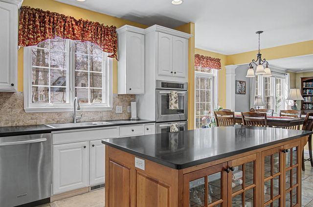 7 Debra Drive, Essex, VT 05452