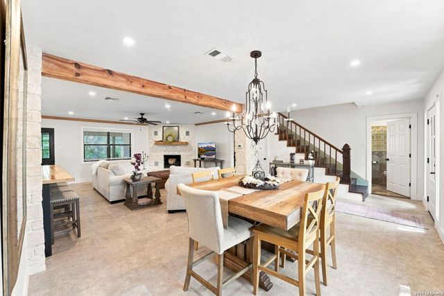 117 W HAMPTON DR, Seguin, TX 78155