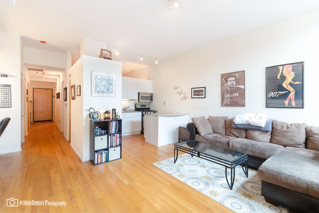 1201 W Adams Street 809, Chicago, IL 60607