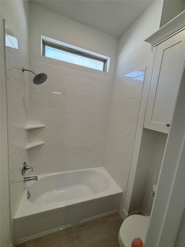 9203 Boardwalk Shore Drive, Baytown, TX 77521