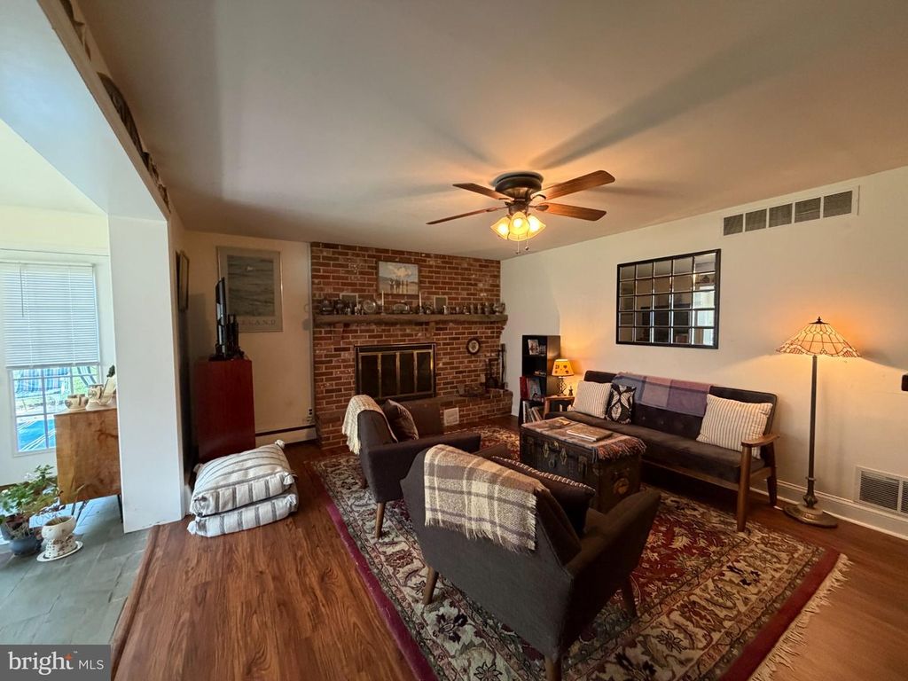 16 CLAYTON PARK DR, GLEN MILLS, PA 19342 — photo 5
