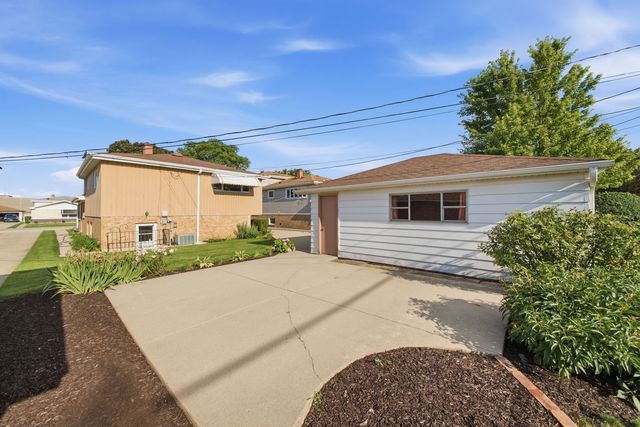 6204 N Emerson Street, Rosemont, IL 60018