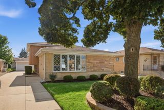 6204 N Emerson Street, Rosemont, IL 60018